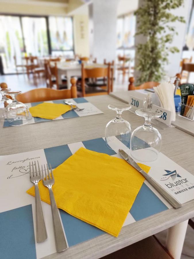 Blu Star Hotel Габиче Маре Екстериор снимка