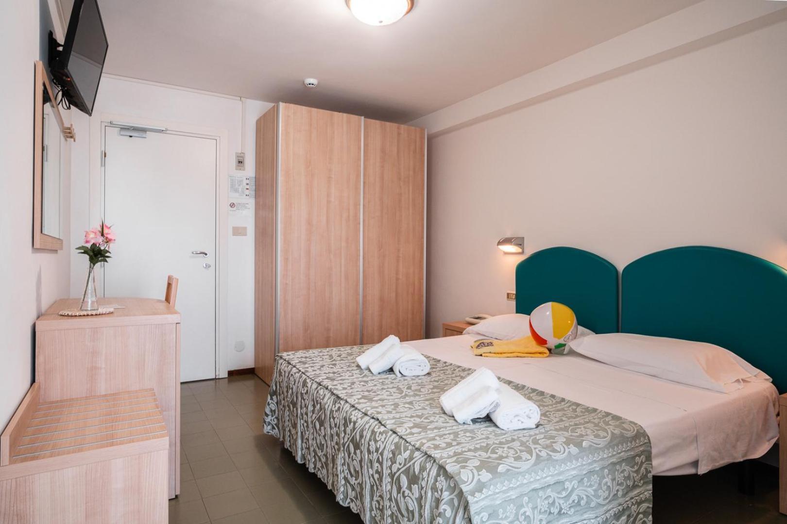 Blu Star Hotel Габиче Маре Екстериор снимка