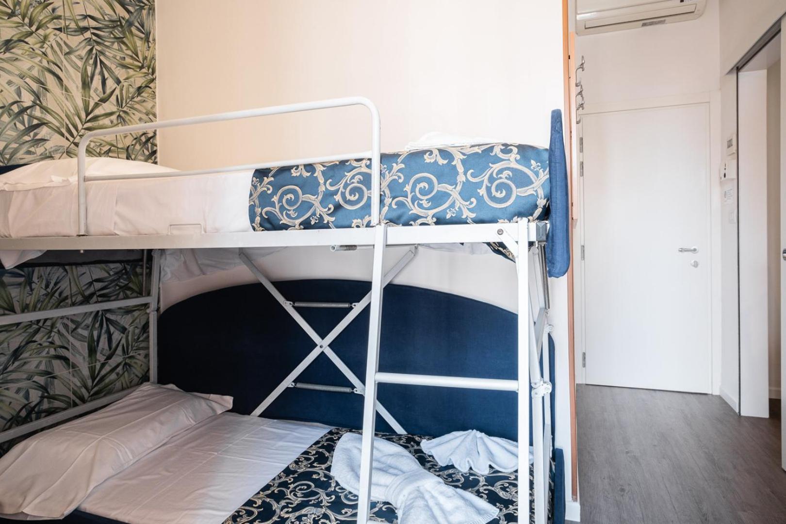 Blu Star Hotel Габиче Маре Екстериор снимка