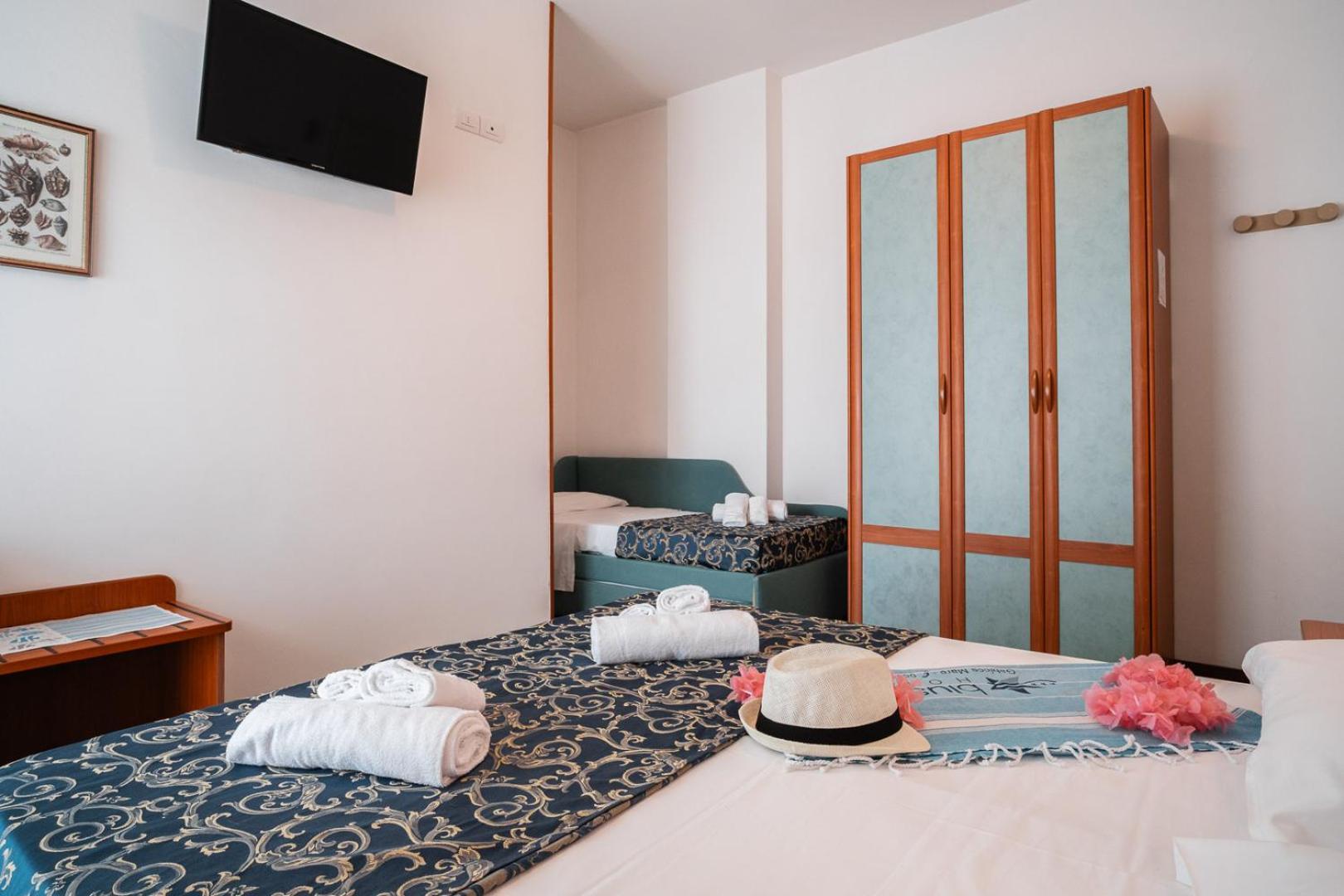 Blu Star Hotel Габиче Маре Екстериор снимка