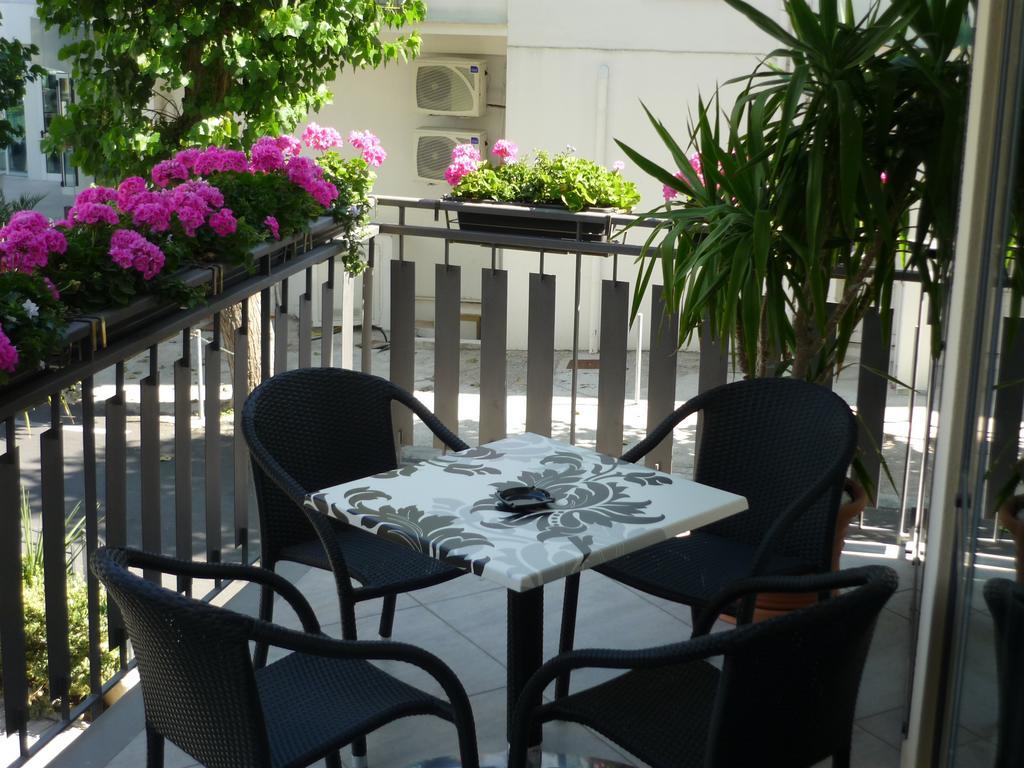 Blu Star Hotel Габиче Маре Екстериор снимка