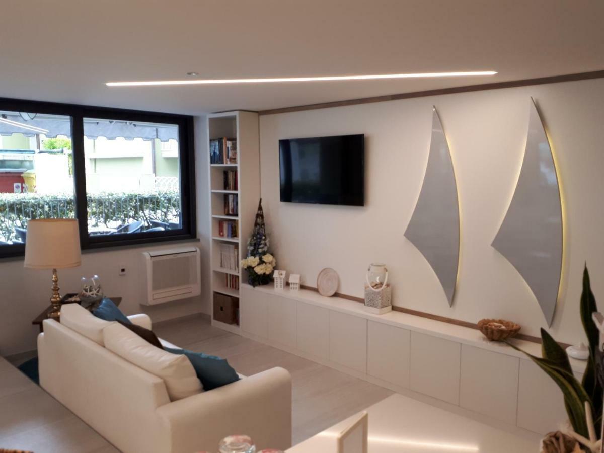 Blu Star Hotel Габиче Маре Екстериор снимка