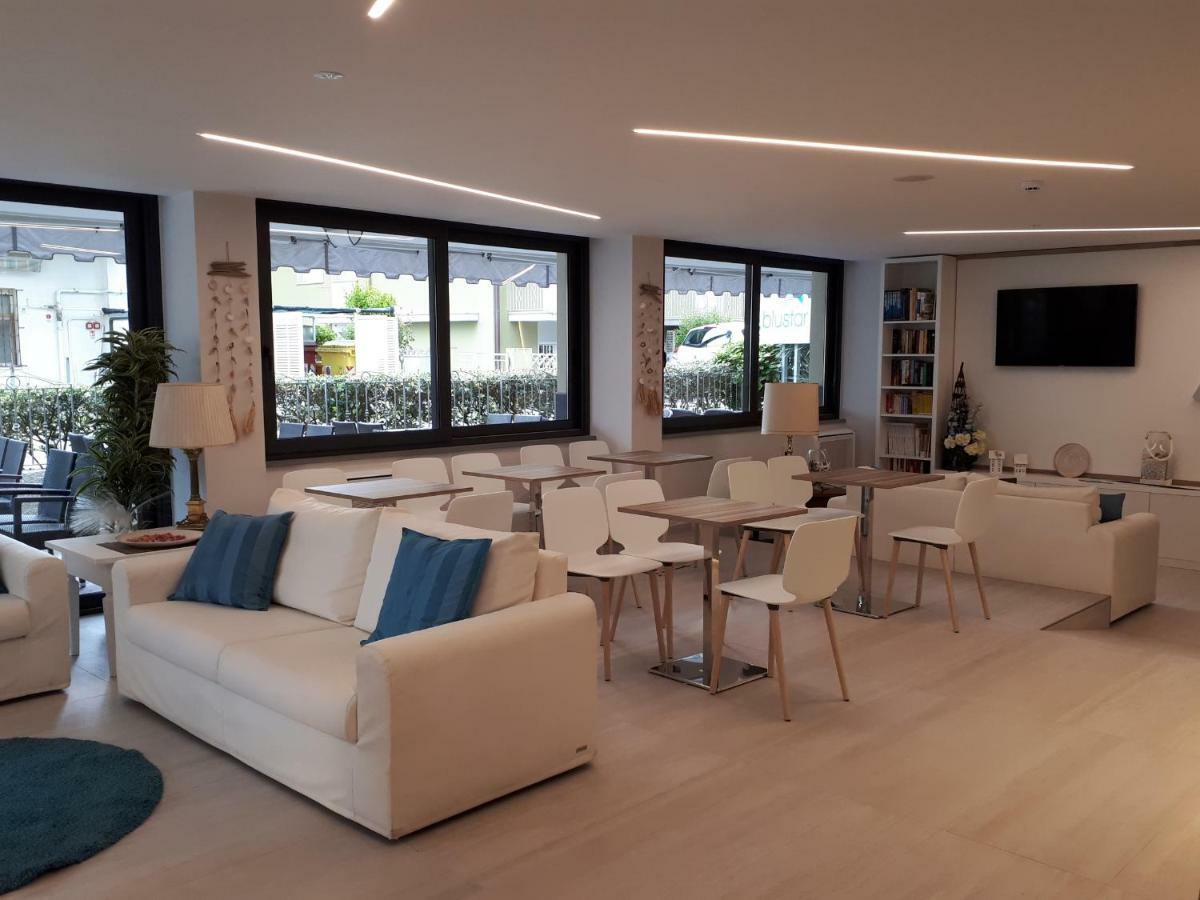 Blu Star Hotel Габиче Маре Екстериор снимка