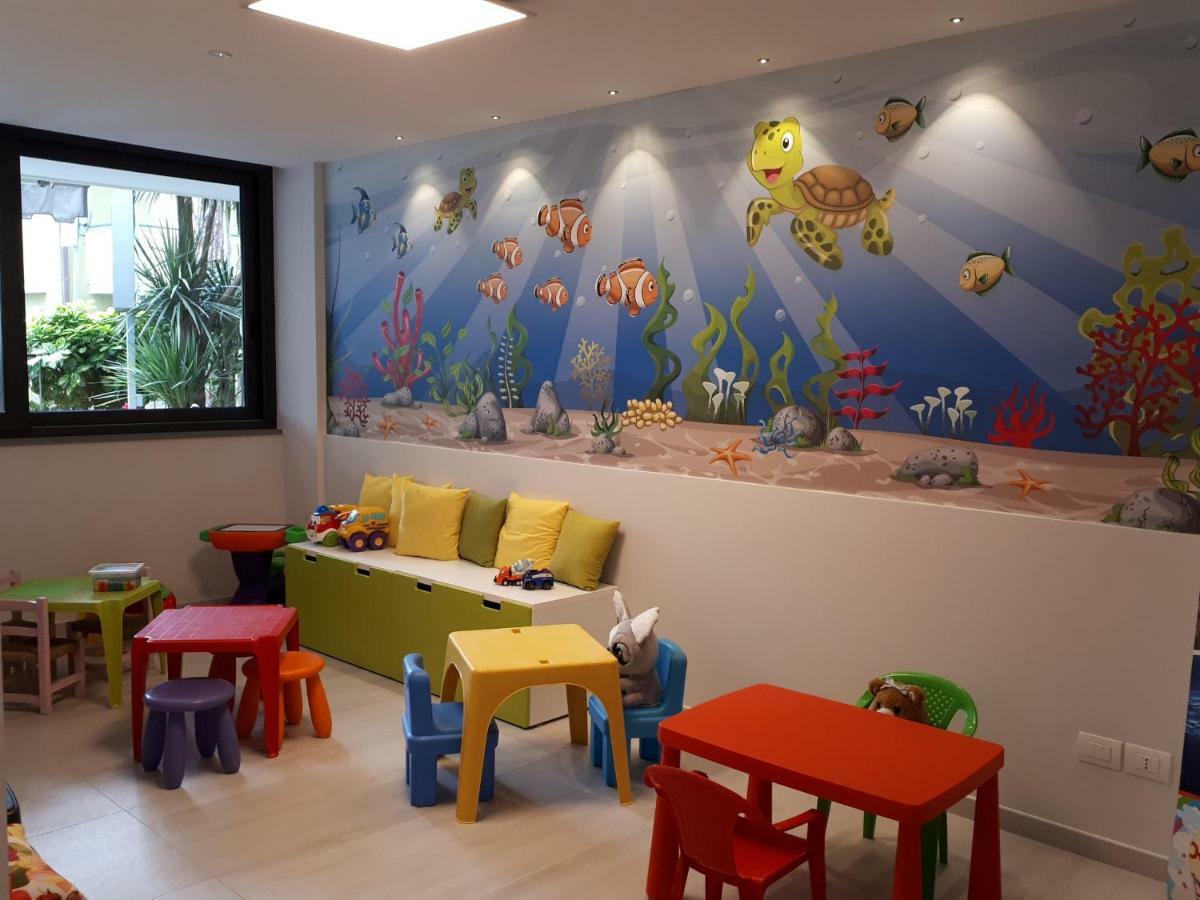 Blu Star Hotel Габиче Маре Екстериор снимка