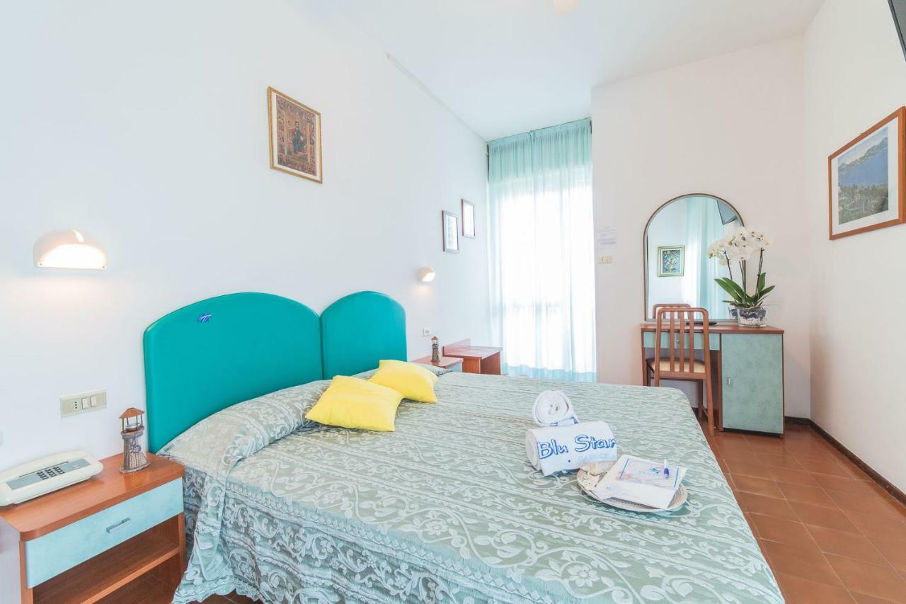 Blu Star Hotel Габиче Маре Екстериор снимка