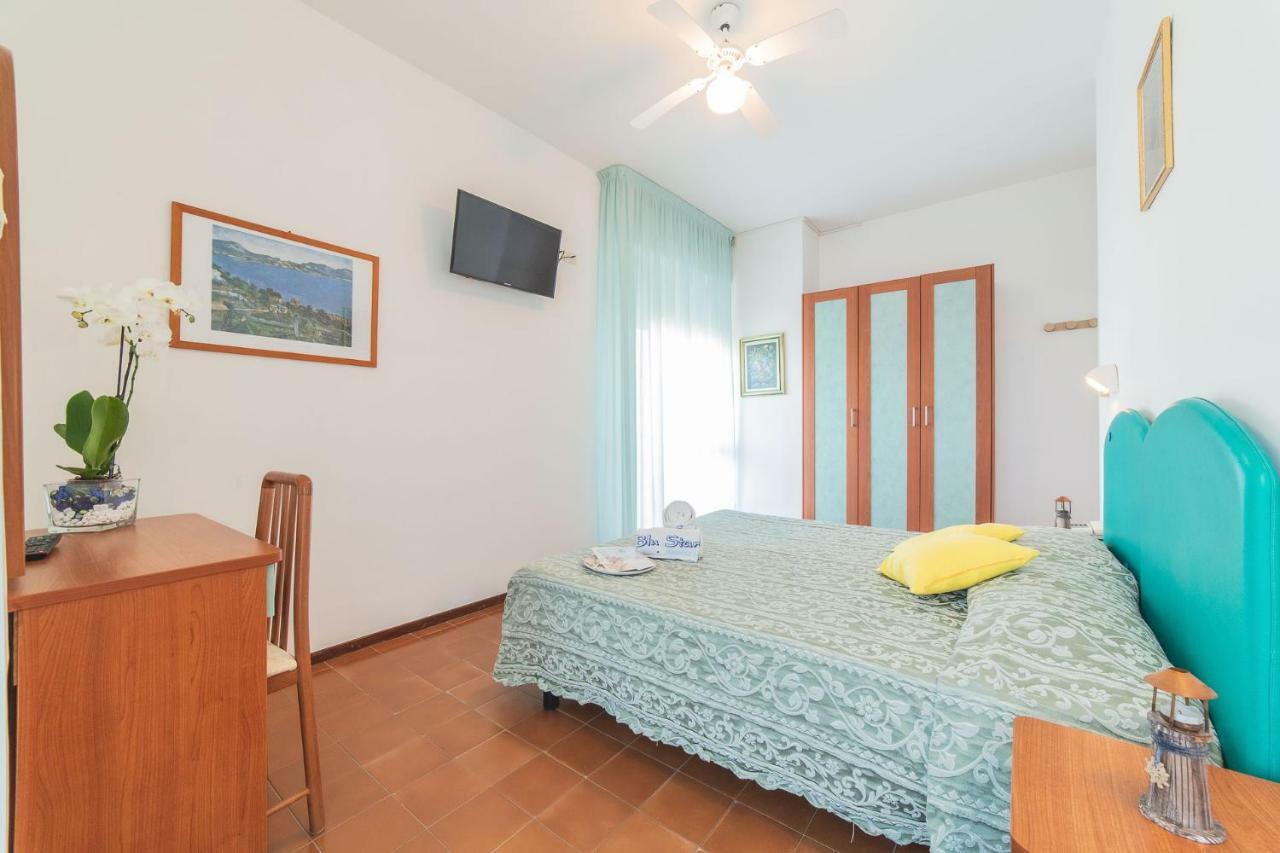 Blu Star Hotel Габиче Маре Екстериор снимка